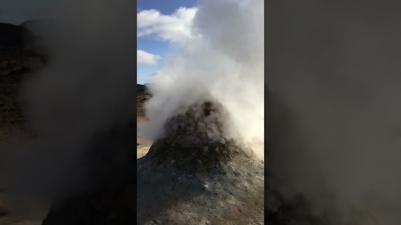 Fumarole in Island. Namafjall und Hverarönd sind Teil des Krafla Vulkan im Myvatn Gebiet.
