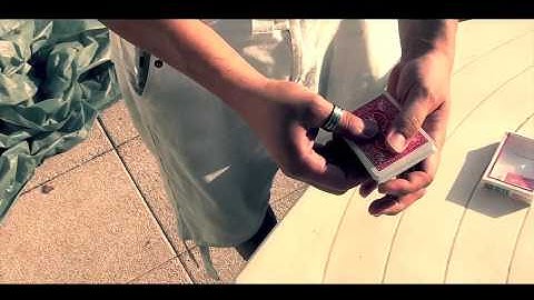 TRAVELBOX by LAURENT MIKELFIELD