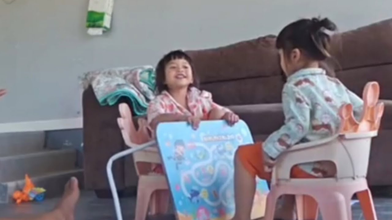 วันนี้ต้าวแฝดเรียนหนังสือกับคุณครูจ้า #ลูกของแอนบอย 