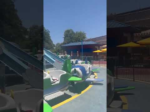 Video: Six Flags Fiesta Texas u San Antoniju
