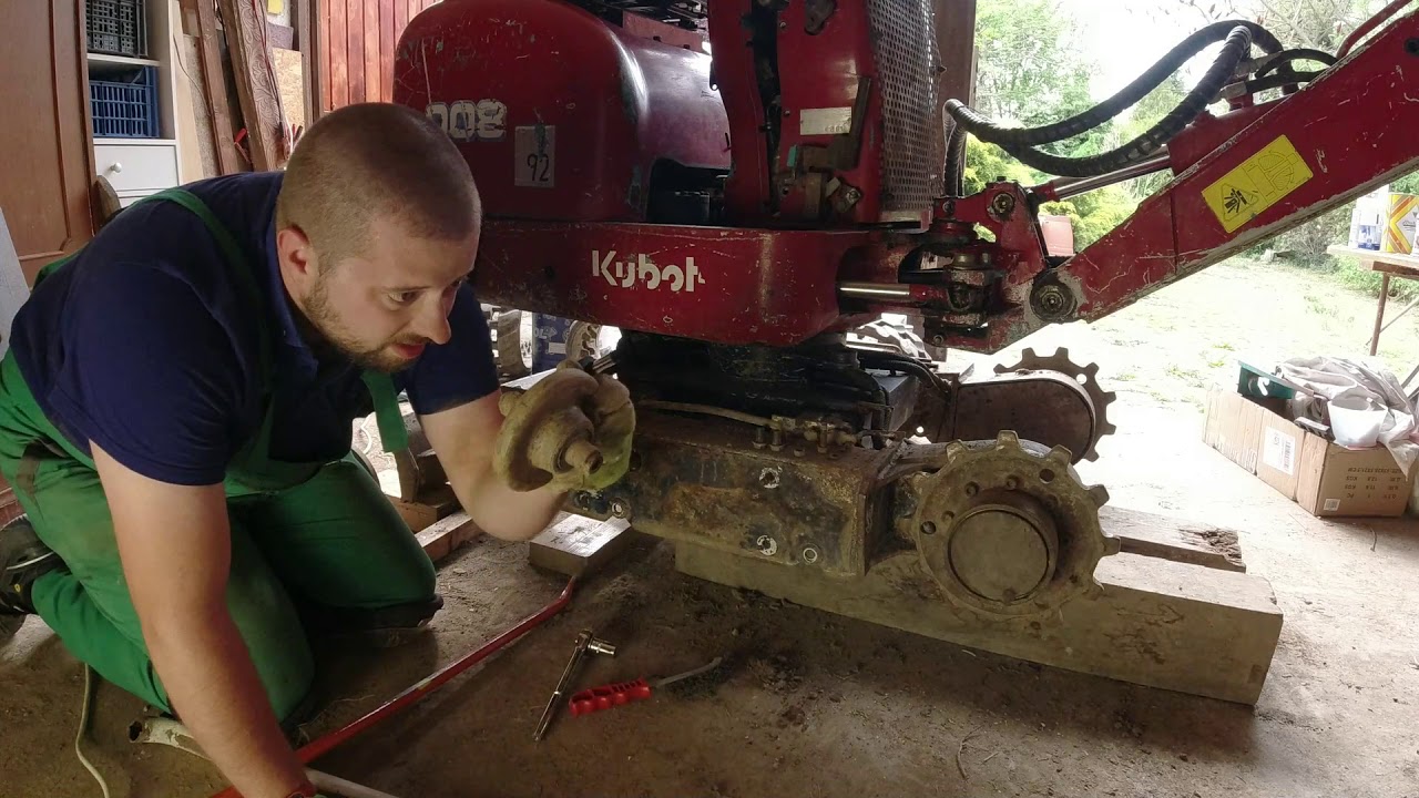Görgőfelújítás komplikációkkal - Kubota K008