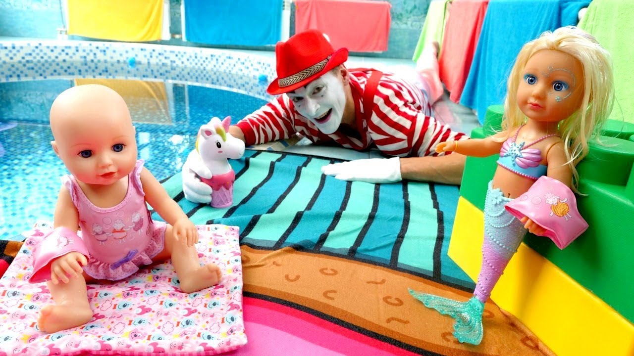 Spielspaß mit dem Clown. Baby Born Annabelle möchte ...