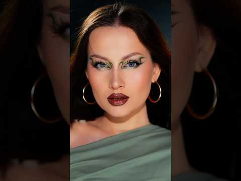 Green is everywhere in my mind, I can’t stop wanting to see it everywhere 😍 #makeup #transition
