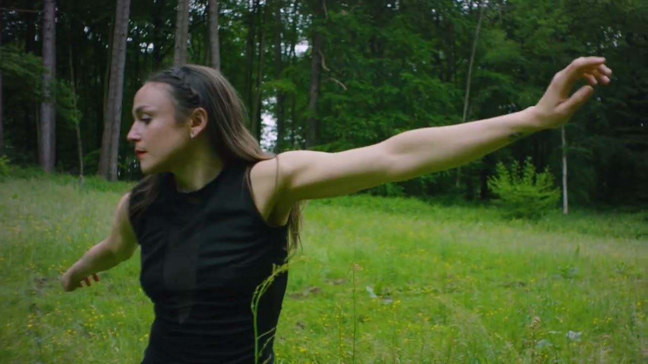 Françoiz Breut - Dancing frénétique (Official Video)