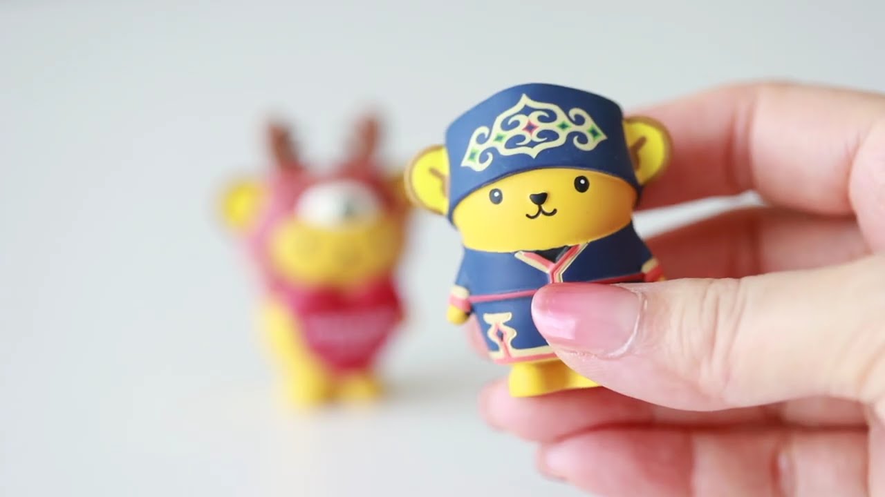 「ゆるキャラ推し活」キャラメル2つぶくらいの可愛いフィギュア第2弾登場。北海道観光PRキャラクターキュンちゃんがアイヌ民族衣装を纏い、素敵な文化を伝えます。