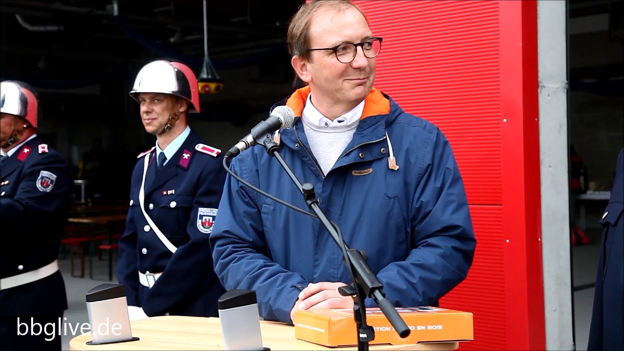 Einweihung Feuerwehrgerätehaus in Nienburg (Saale)