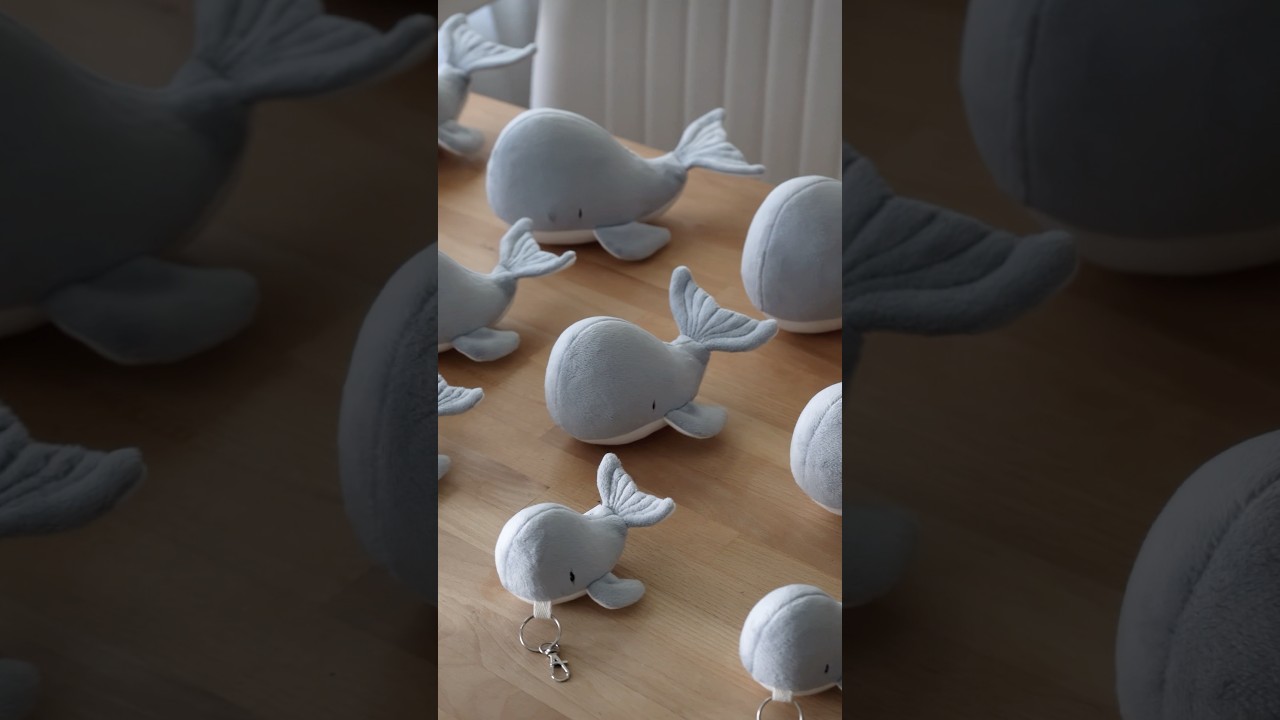Process of sewing a batch of whale toys 