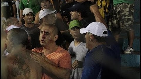 Barras de Rosario Central chocaron con la policía en Tucuman /// acaestalahinchada