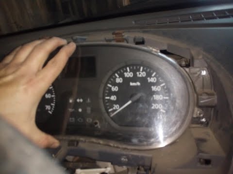 Снятие панели приборов Рено Логан