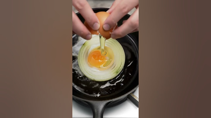 Perfectly Round Fried Eggs EVERY Time! (Onion Ring Hack)