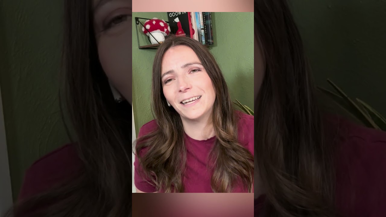 Cocoa Charm: DIY Dry Shampoo Recipe for Brunettes 