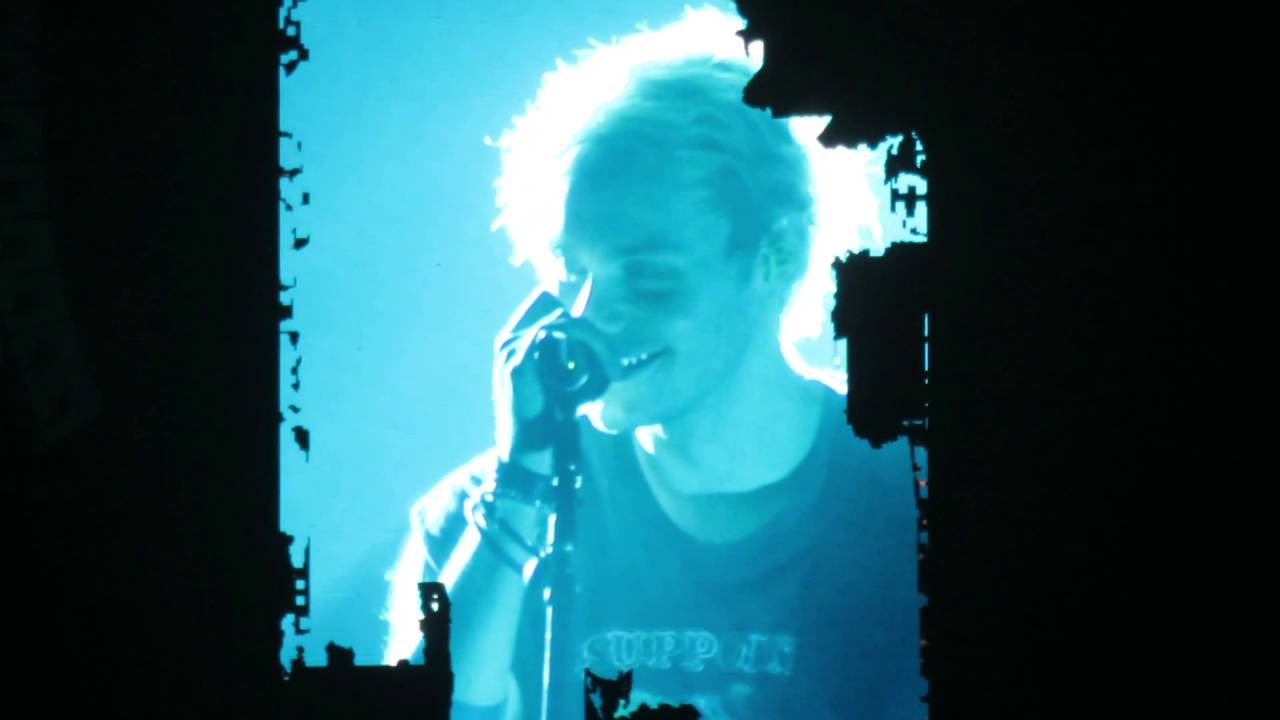Jet Black Heart by 5sos Live 7/23/16