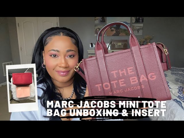 MARC JACOBS THE TOTE BAG UNBOXING & REVIEW + WHAT FITS INSIDE?