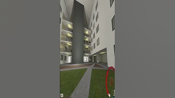 Creppy Nextbot chasing me in Liminal Hotel Nextbot Gmod