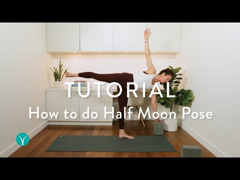 How to do Half Moon yoga pose PROPERLY! 