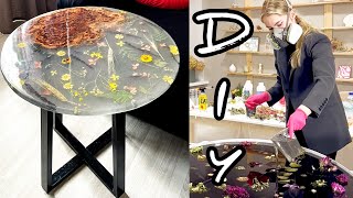 Epoxy Resin for Beginners. Epoxy table idea with flowers!
