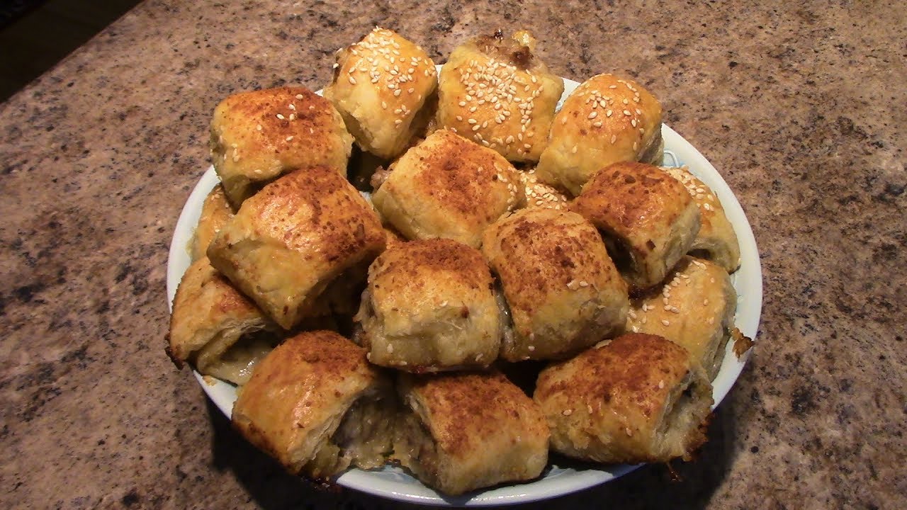 SAUSAGE ROLLS ИЛИ МЯСНЫЕ РУЛЕТИКИ ИЗ СЛОЕННОГО ТЕСТА  .ЧУДЕСНАЯ ЗАКУСКА.