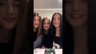 Свет Беаутифул Слышно Гирлс Перисцопе Левое Броадцаст