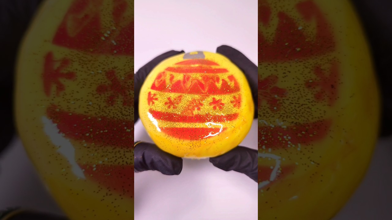 🔔🔴 Quick clay cracking &bull; Red & gold ornament &bull; Holiday season ASMR
