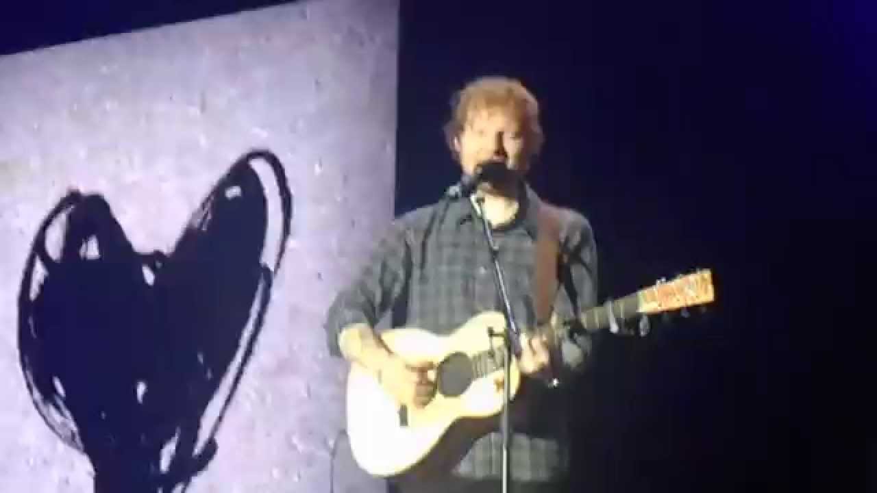 Ed Sheeran - Last Christmas / Frankfurt, Germany [18.11.2014] - YouTube