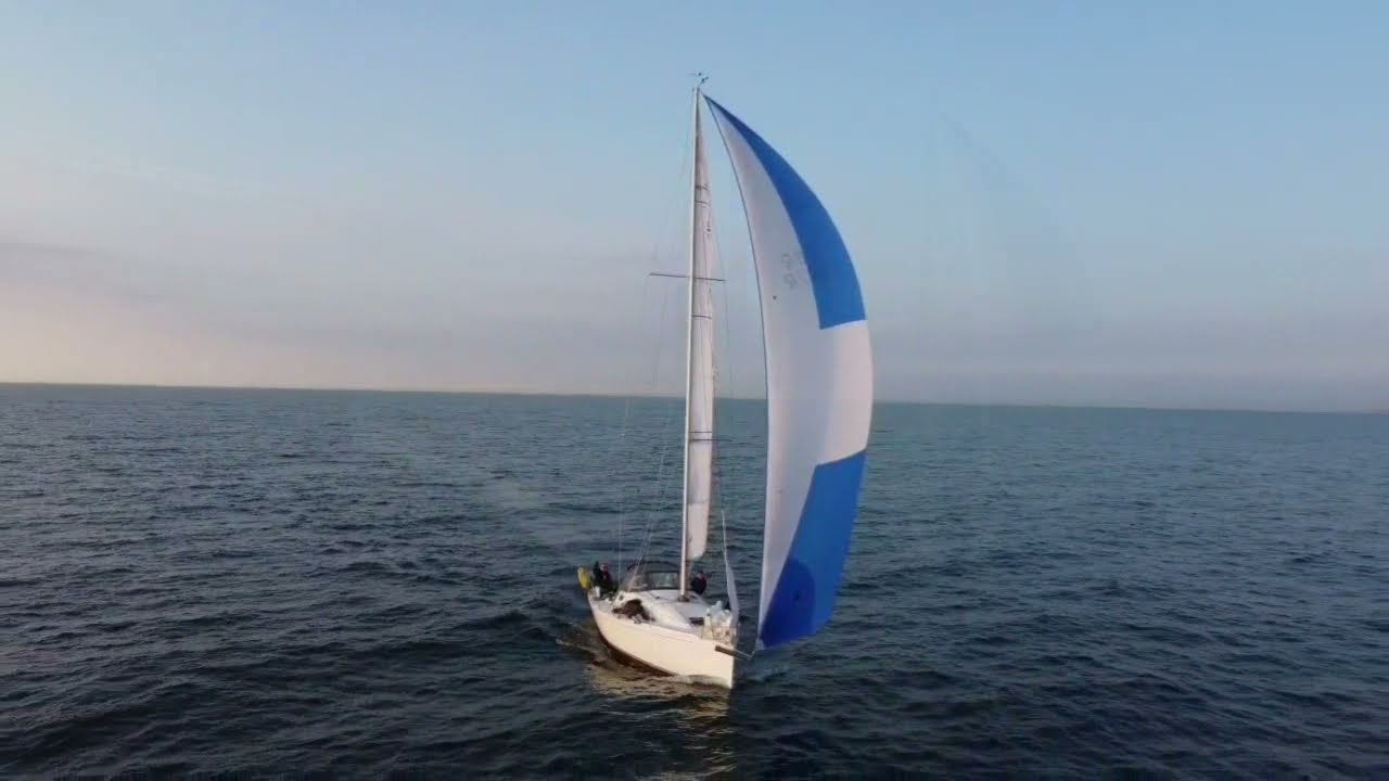 J97 Monk eröffnet die Segel Saison 2022 auf der Ostsee vor Warnemünde