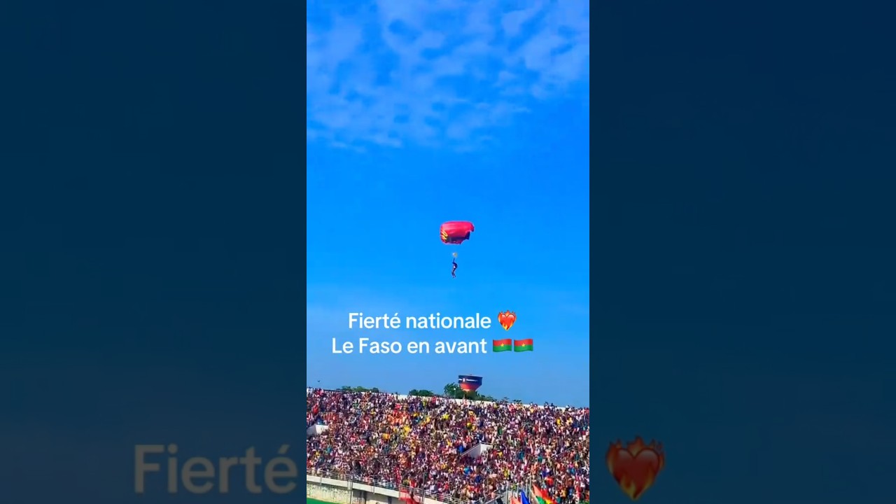 Paratroopers at the August 4 stadium in the presence of Captain Ibrahim Traoré, President of Faso