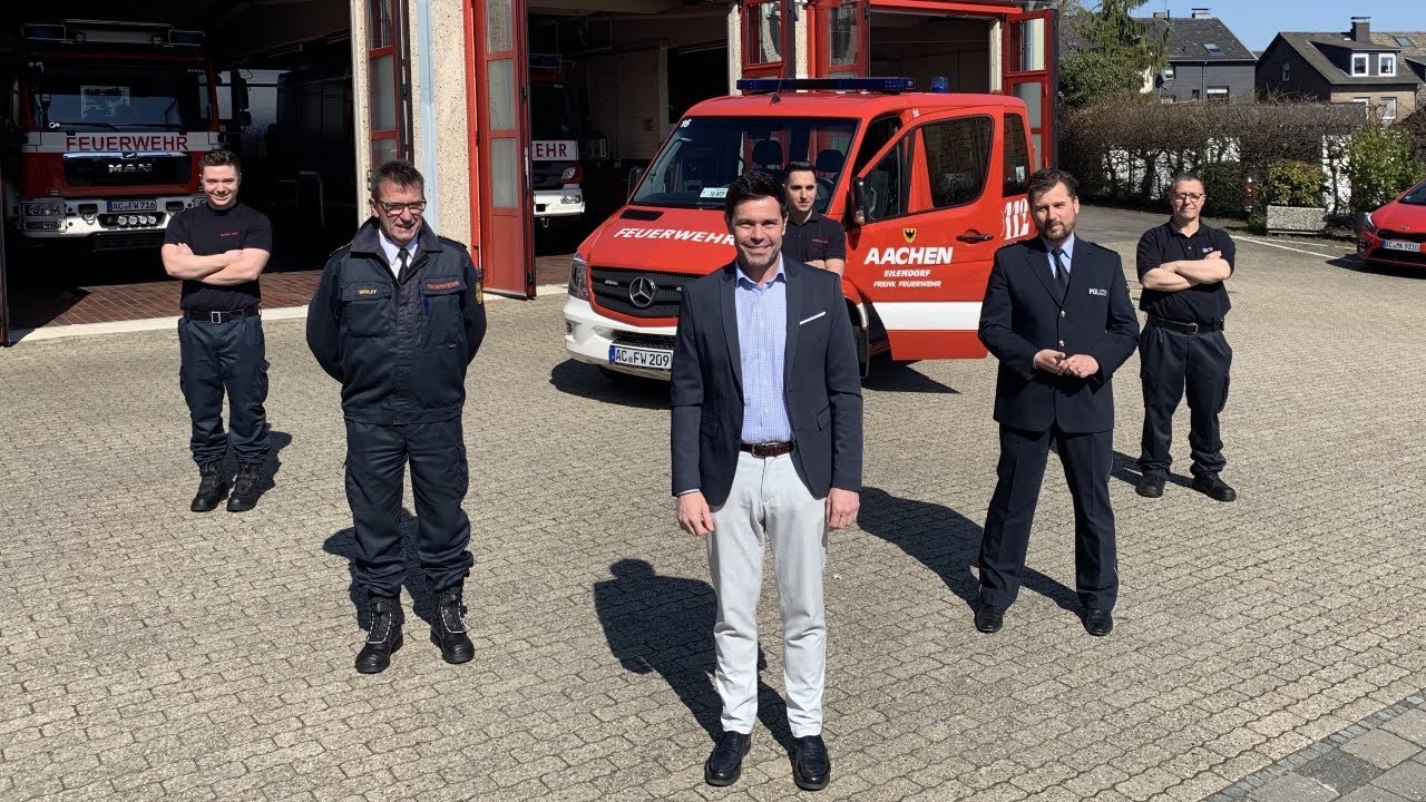 Aktion „Zusammen“: Feuerwehr fährt durch die Straßen und spielt „Immer wieder geht die Sonne auf“