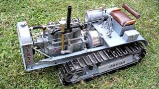 modello trattore cat sixty in movimento