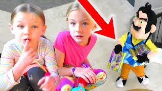 Hello Neighbor in Real Life Outside!!! Polly Pocket Toy Scavenger Hunt!