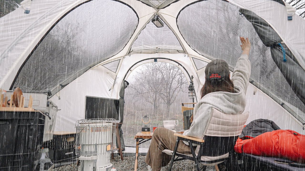 Удивительная новая палатка и весенний дождь☔ СОЛО-кемпинг. Как насчет высокотехнологичного кемпинга?