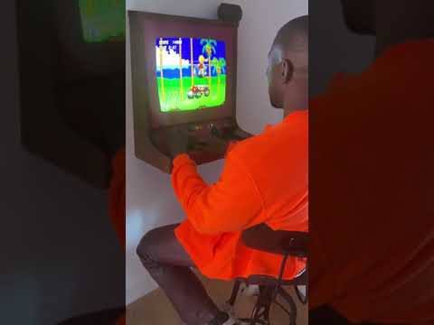 Kanye West Playing Sega Genesis Soinc the Hedgehog With Kid Cudi