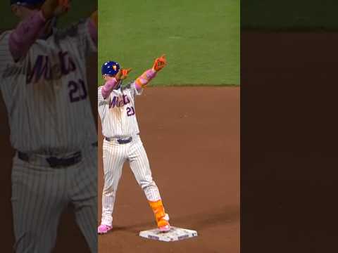 Pete Alonso doubles home a run.