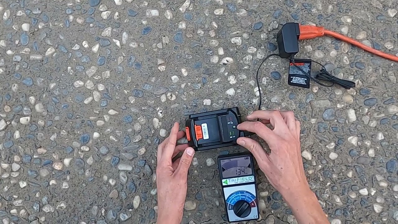 Electric field test with a TriField EMF meter model TF2