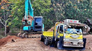 อาชีพนี้ผมว่าไม่น่าตัน Excavator Loading Truck