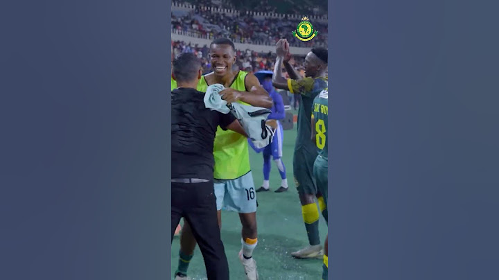 Angalia kocha wa yanga sc anavyobebwa na wachezaji wanga kwa furaha baada ya kumpiga simba sc