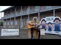 タイガーマスク“富岡製糸場”に乱入!!!「おかいこさん」を歌う♪