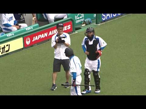 WANIMAメンバーが始球式前練習に登場！