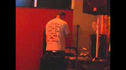 Shane Coomes singin' some of Let's Get It On