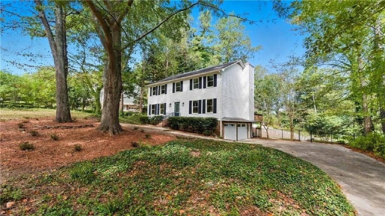 51 Queen Anne, Mableton, GA Presented by Jackye Mumphrey.