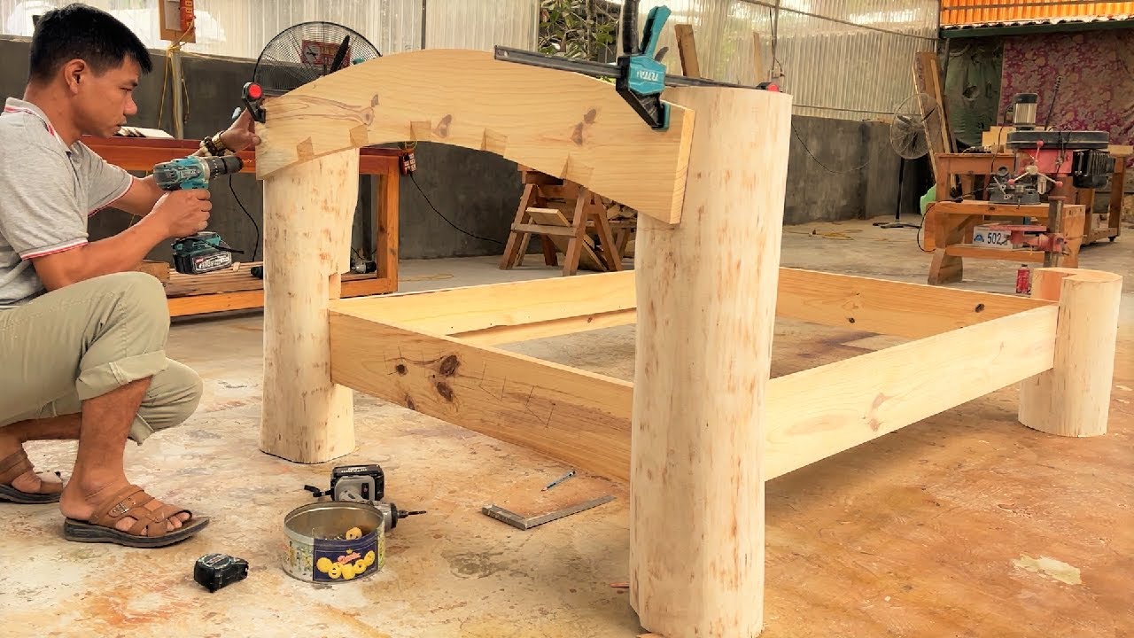 Extremely Creative Woodworking Idea With Solid Wood/A Project Create An Extremely Solid 4 Poster Bed