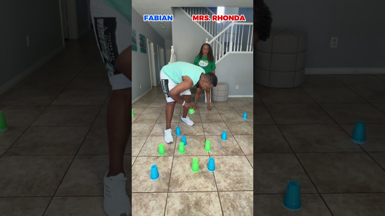 Не поднимайте мяч!