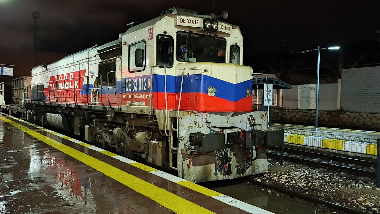 TCDD DE 33012 Yük Treni Titreyen Kornasıyla Uşak'tan Kademeli Çıkışı