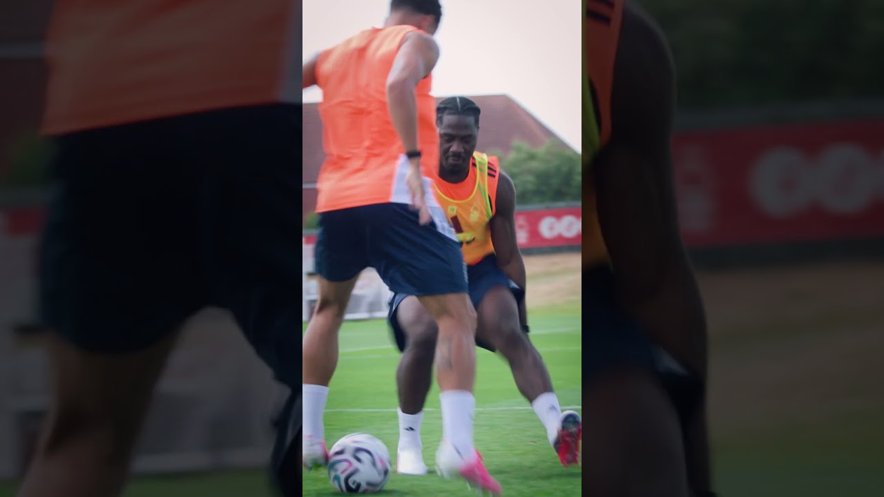 Morgan Gibbs-White NUTMEGS Ola Aina! 🤣