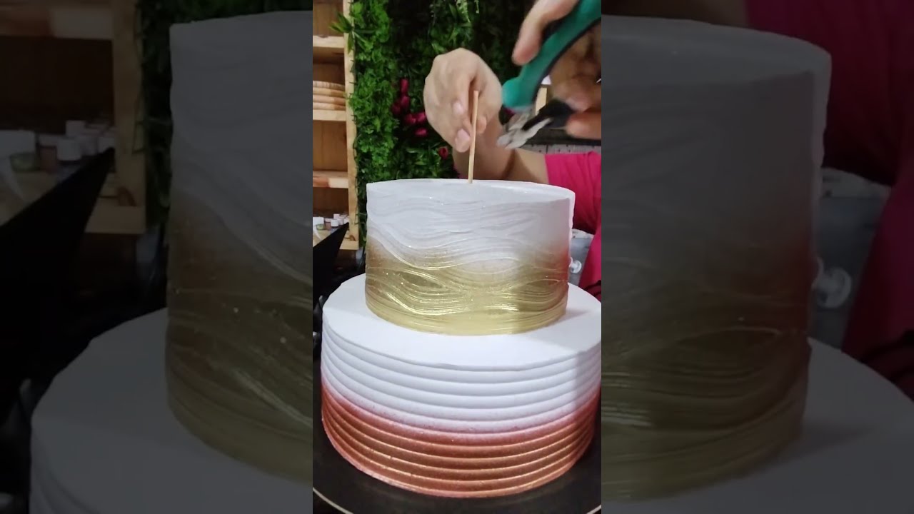 Bolo de andar. Sobreposição perfeita! DOURADO E ROSÊ! Textura com pincel