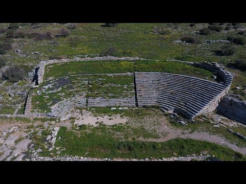 Το αρχαίο θέατρο Θορικού ΑΝΩΘΕΝ - Aerial video by drone Dji Phantom 4