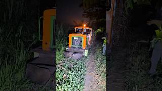 Roda lokomotif berputar namun kereta tak mau jalan