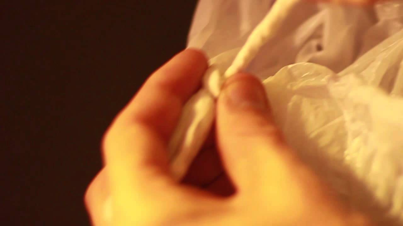 how to untie an annoying plastic bag knot lifehack life hacks plastic bag simple life hacks