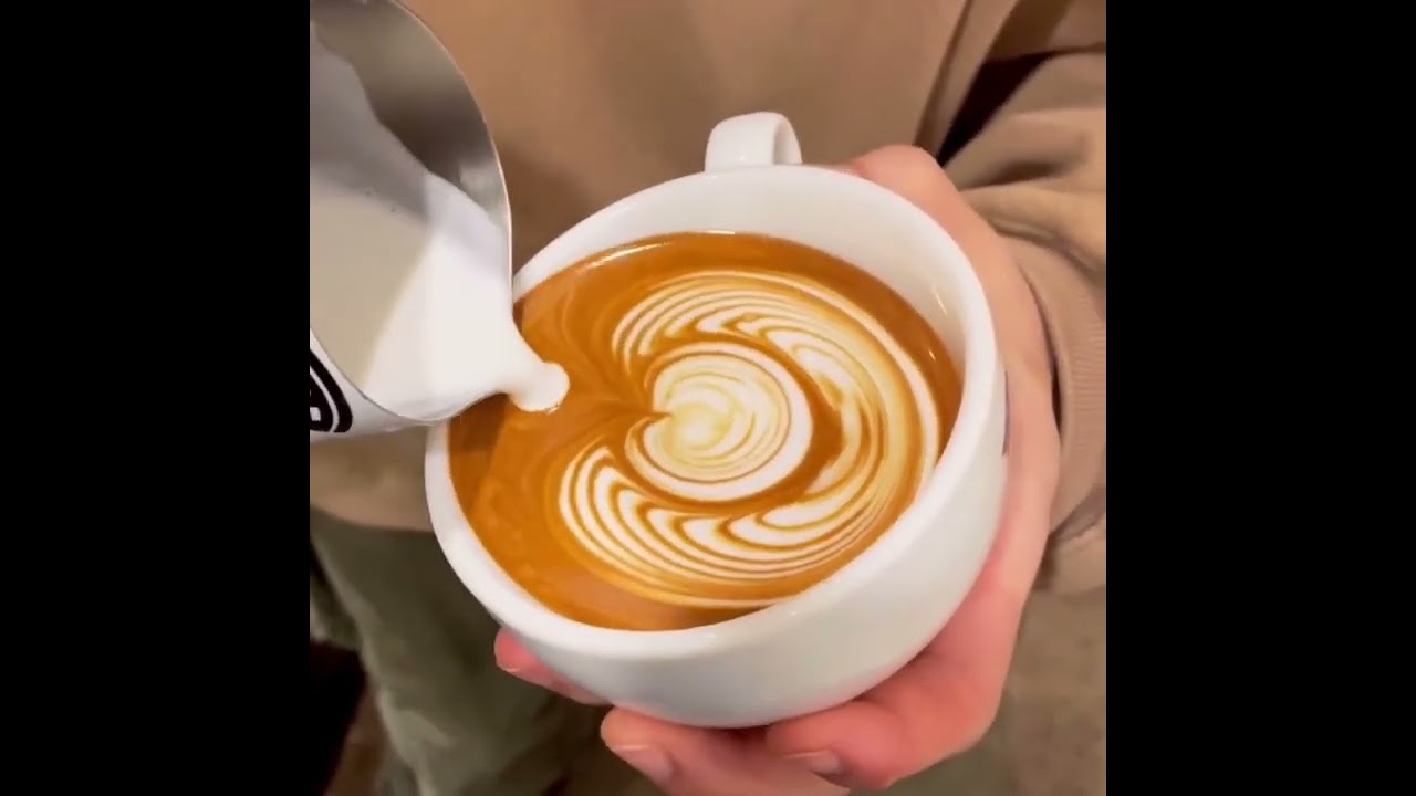 Latte Art ▪︎ Wing Tulip