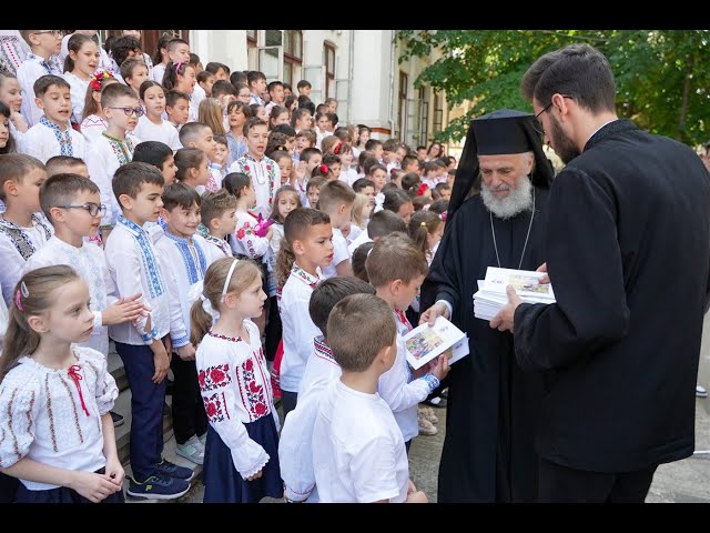 Serbare de sfârşit de an pentru clasele primare de la Seminarul Teologic „Sfântul Andrei” din Galați