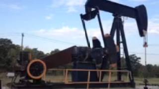 80 Lufkin Pump Jack with C-66 Arrow Engine